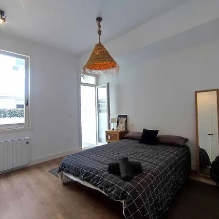 Calle Real Con Patio Ferrol