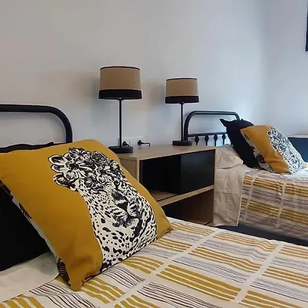 Calle Real Con Patio *