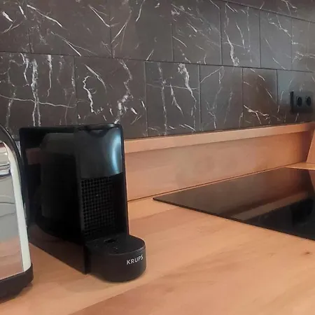 Calle Real Con Patio