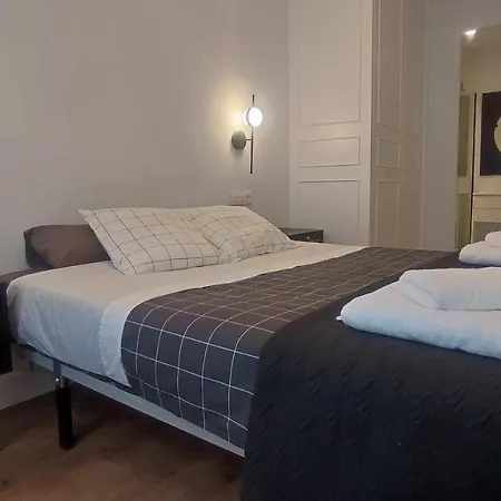 Calle Real Con Patio * フェロル