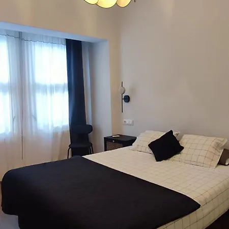 Calle Real Con Patio * フェロル