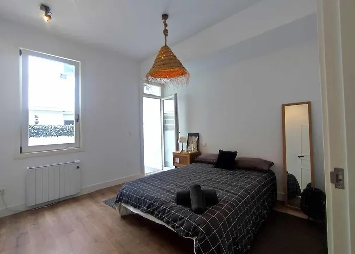 Calle Real Con Patio Ferrol