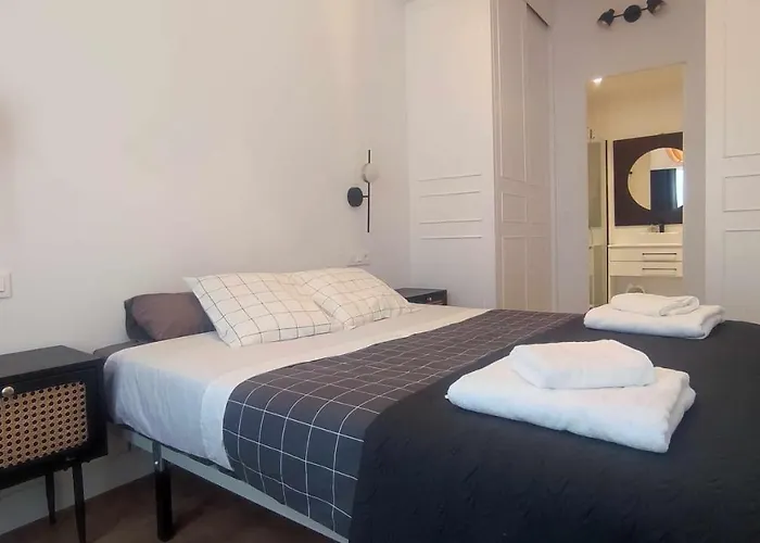 Calle Real Con Patio