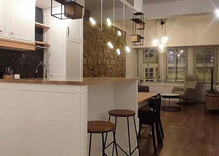 Calle Real Con Patio