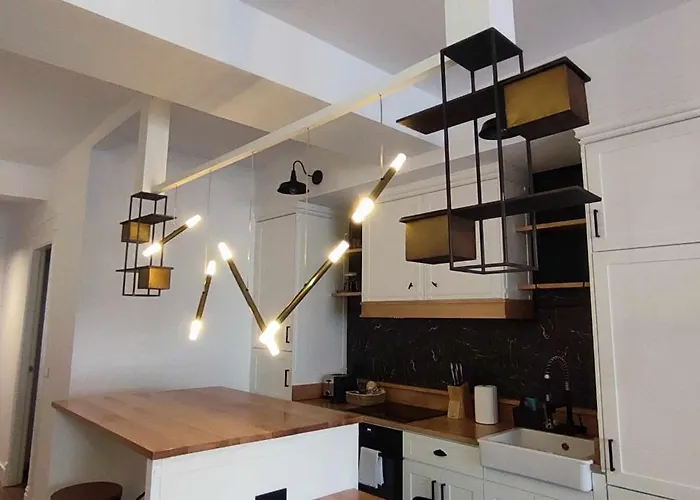 Calle Real Con Patio Ferrol