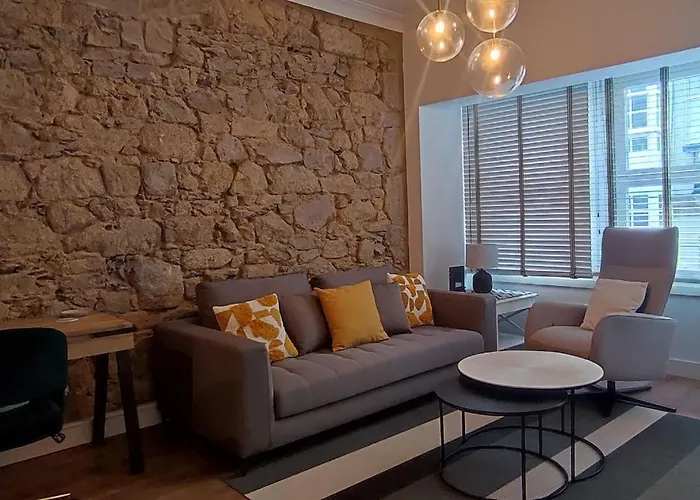 Calle Real Con Patio Ferrol