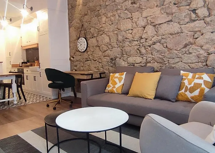 Calle Real Con Patio * Ferrol